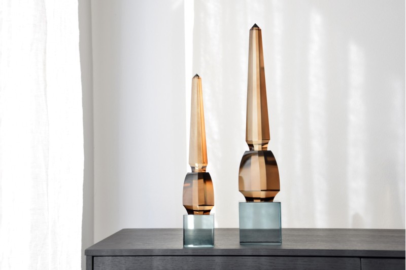 COLLECTION OBÉLISQUE : VERRE BLEU AMBRÉ | VP Interiorismo